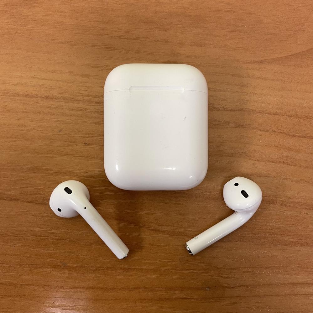 Apple Airpos 1