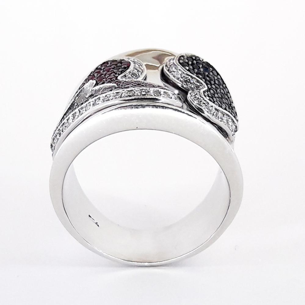 Золота каблучка з білого золота з діамантами, сапфірами та рубінами