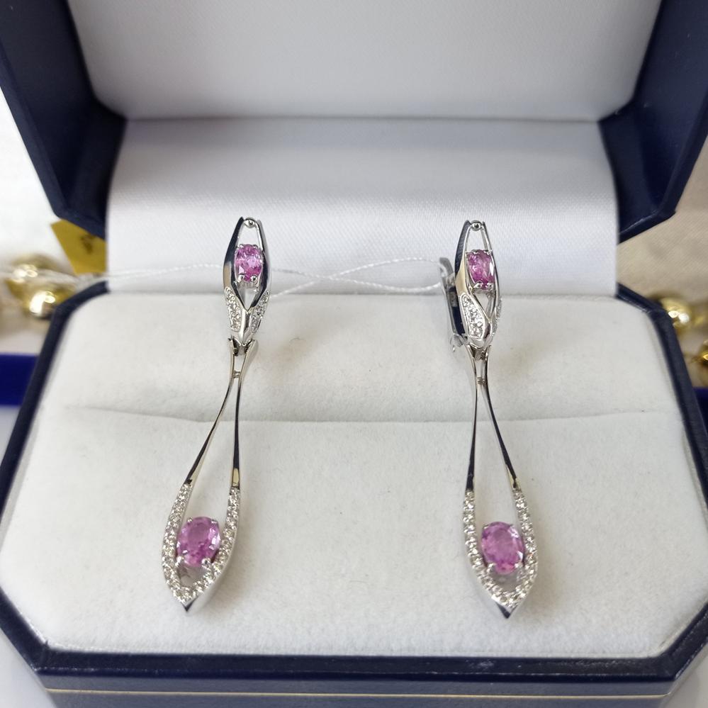 Золоті сережки з розовим сапфіром та діамантами