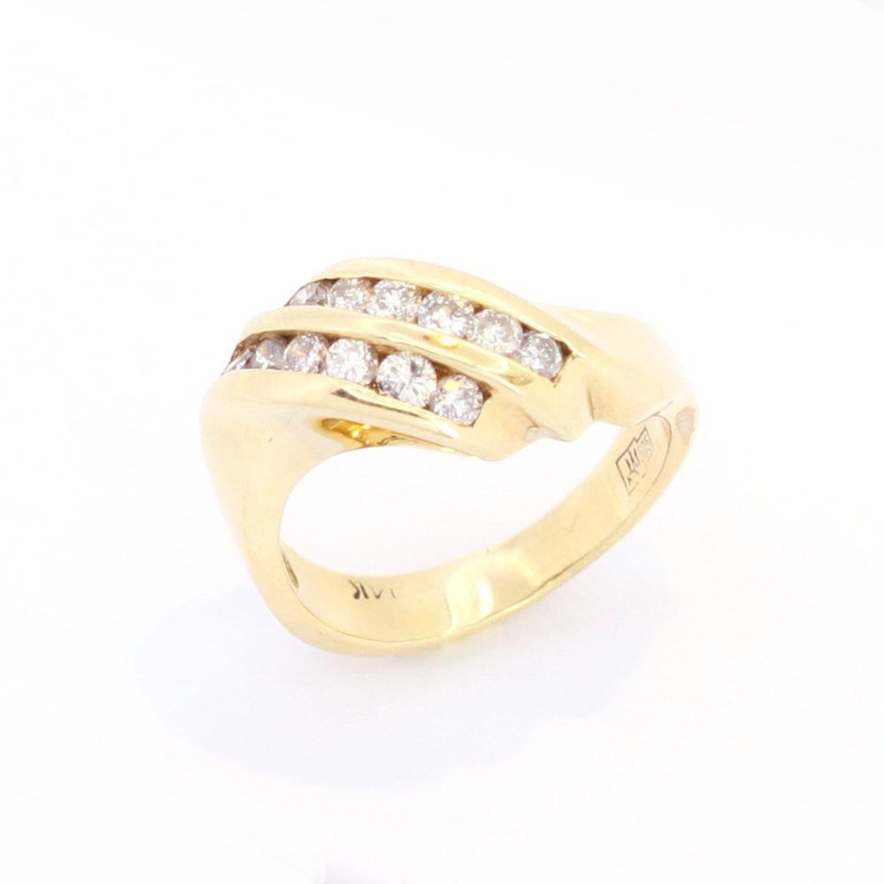 Золота каблучка з діамантами