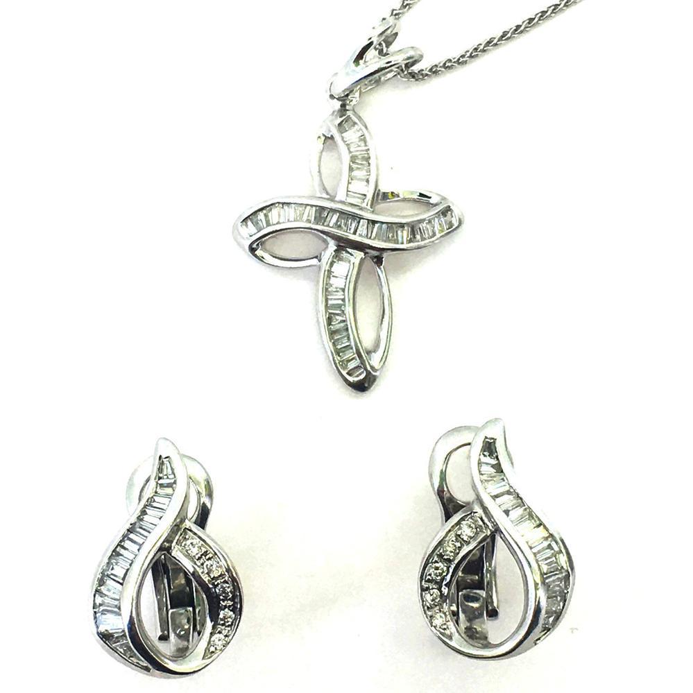 Підвіска хрестик з білого золота с діамантами