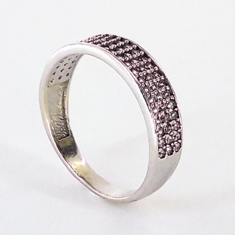 Золота каблучка з діамантами доріжка в білому золоті