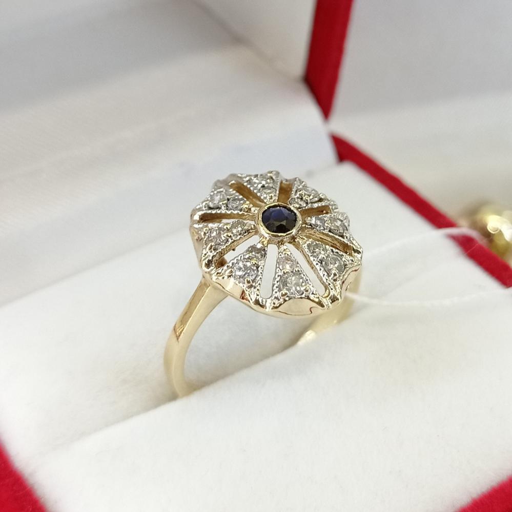 Класична золота каблучка з сапфіром та діамантами