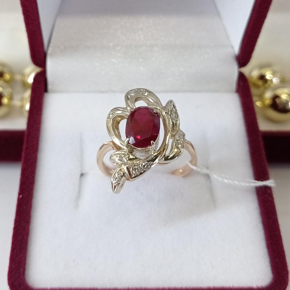 Золота каблучка з рубіном та діамантами