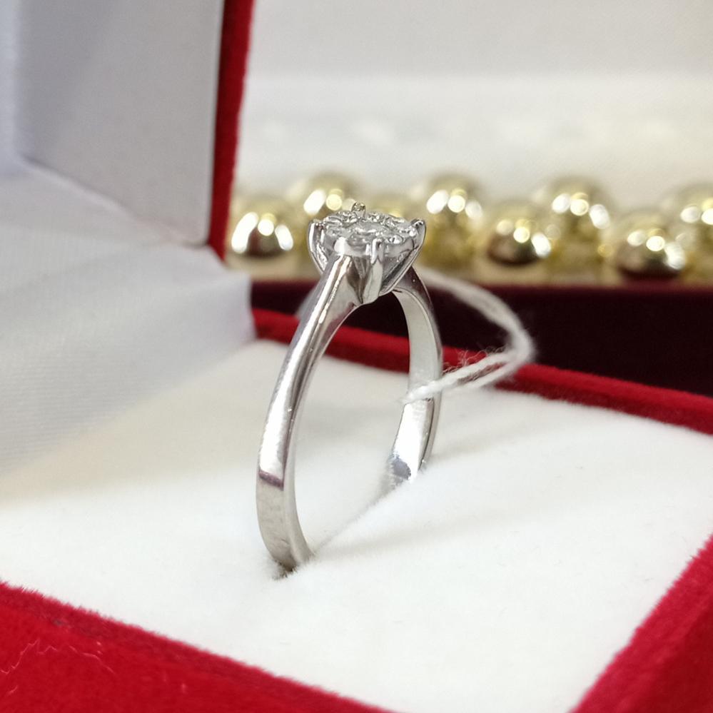 Золота каблучка з діамантами квітка