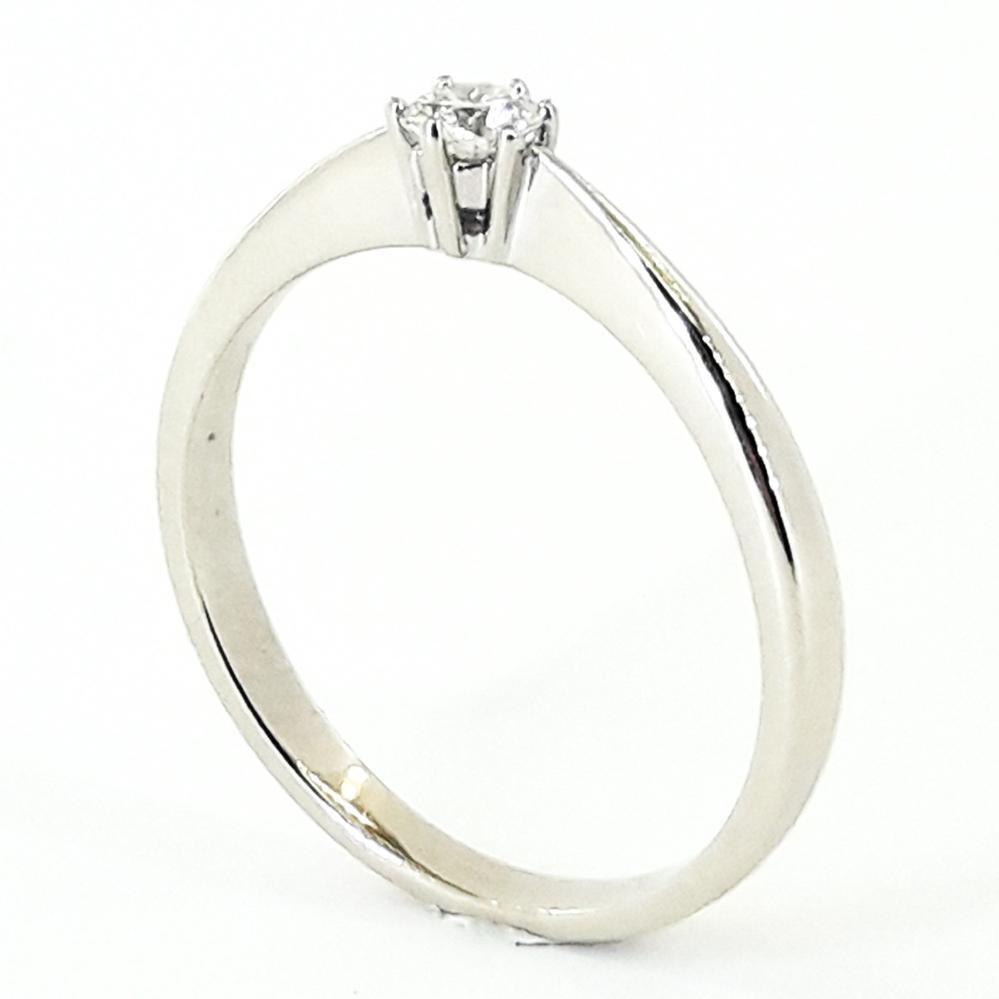 Золота каблучка з білого золота з діамантом 585 проби 17 розмір