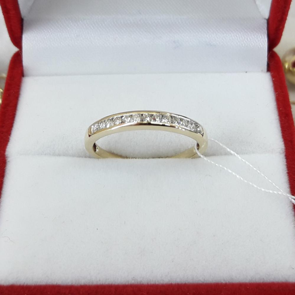 Золота каблучка доріжка з діамантами