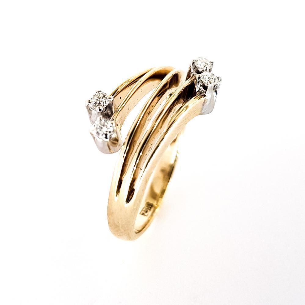 Золота каблучка з діамантами 585 проби