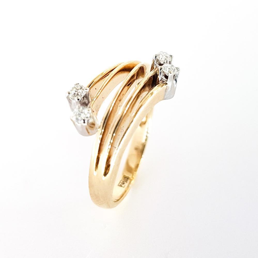 Золота каблучка з діамантами 585 проби