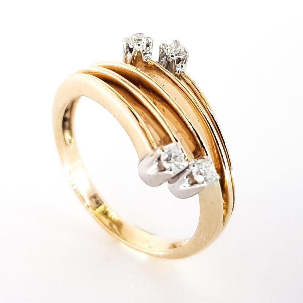 Золота каблучка з діамантами 585 проби