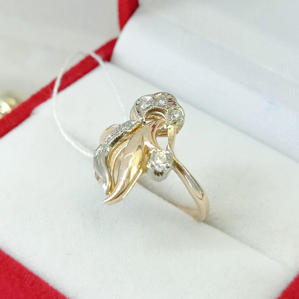 Золота каблучка з діамантами класична