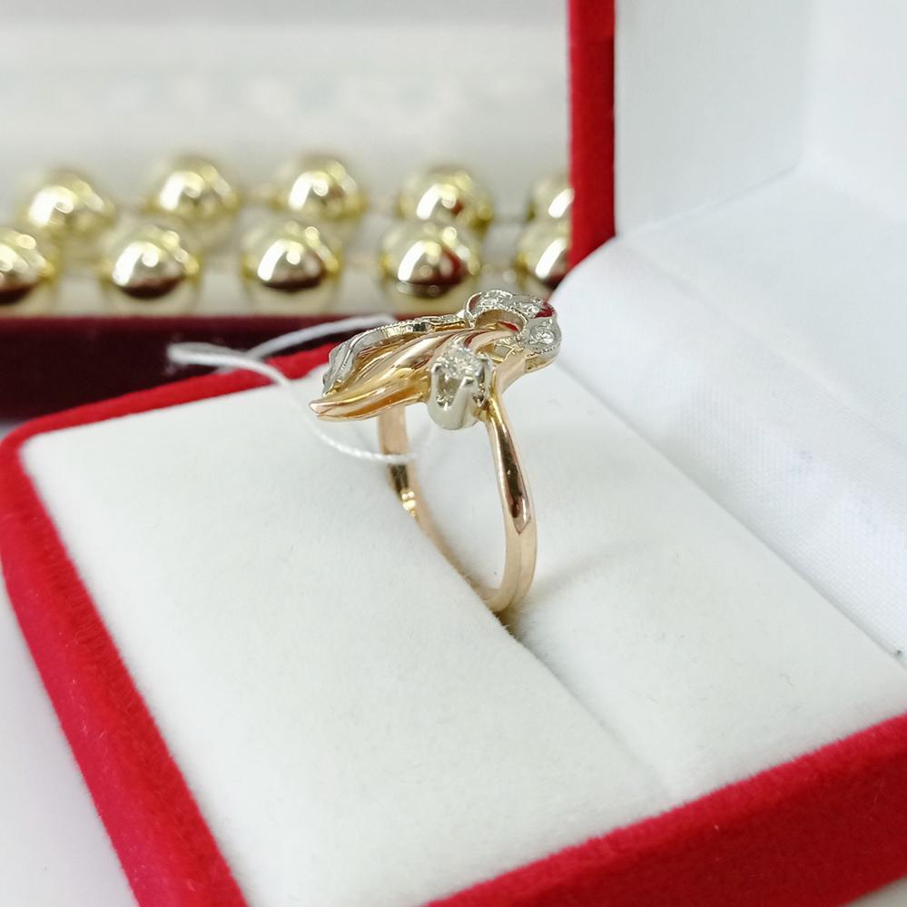 Золота каблучка з діамантами класична