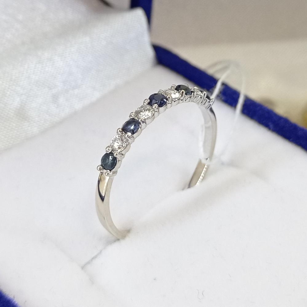 Золота каблучка доріжка с сапфірами та діамантами