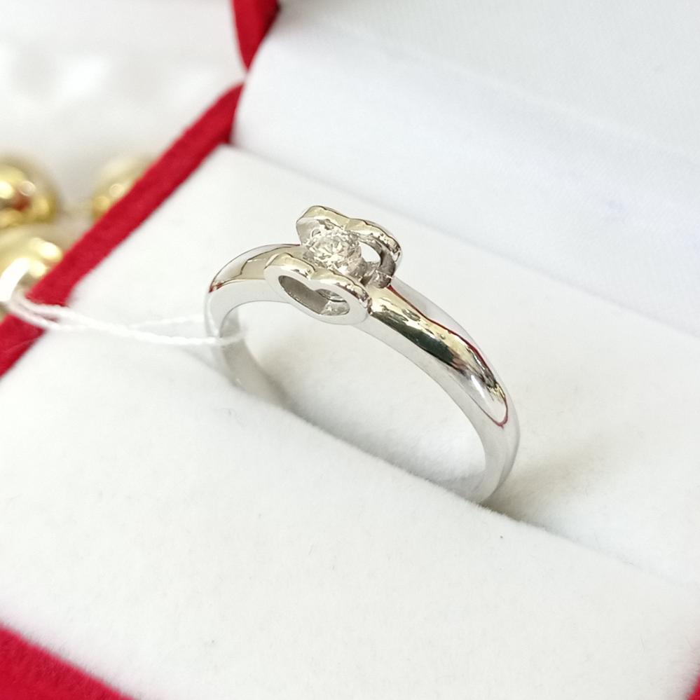 Золота каблучка з діамантом серце