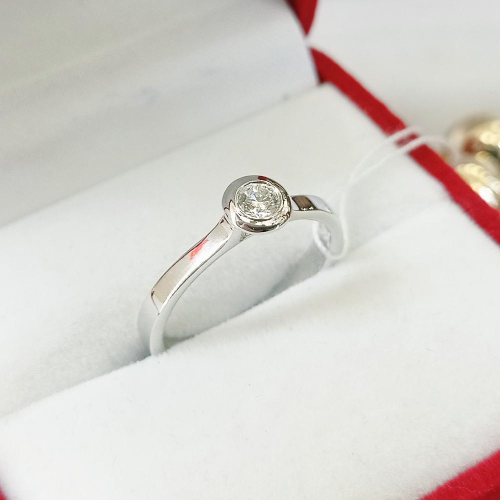 Золота каблучка з діамантом біле золото