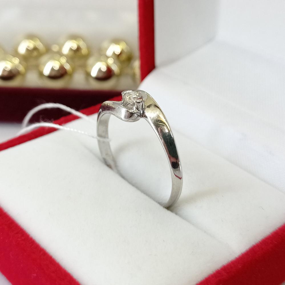 Золота каблучка з діамантом біле золото