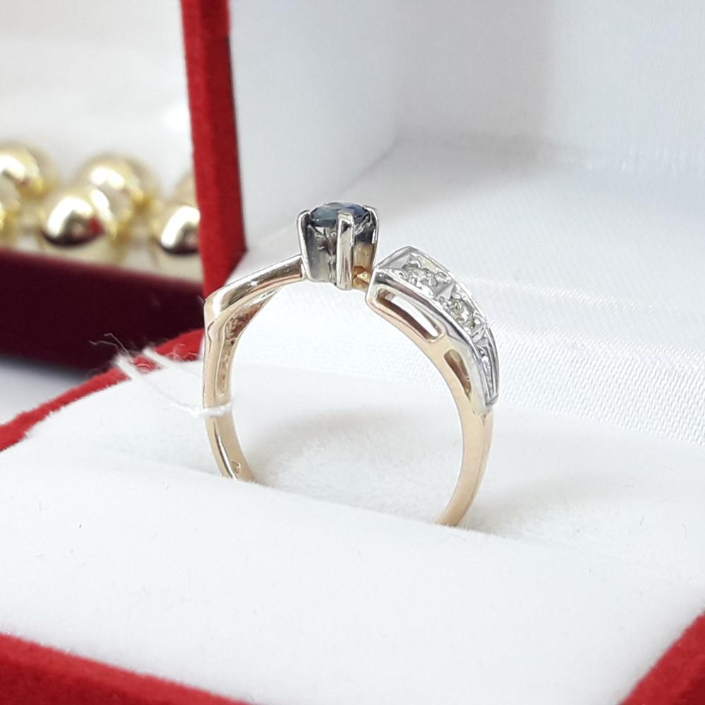 Золота каблучка з сапфіром і діамантами розмір 17