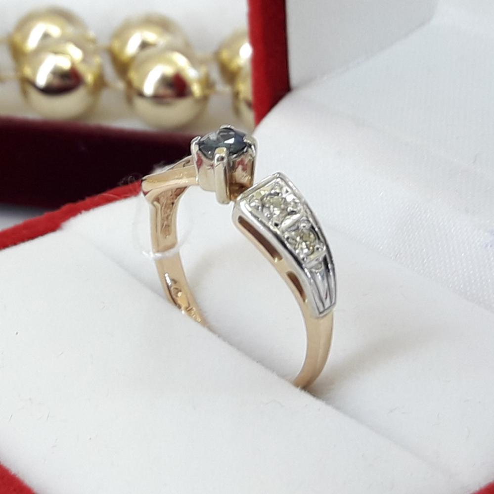 Золота каблучка з сапфіром і діамантами розмір 17