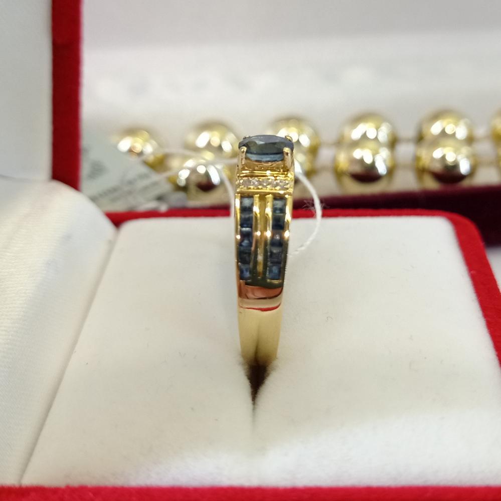 Золота каблучка з сапфірами та діамантами