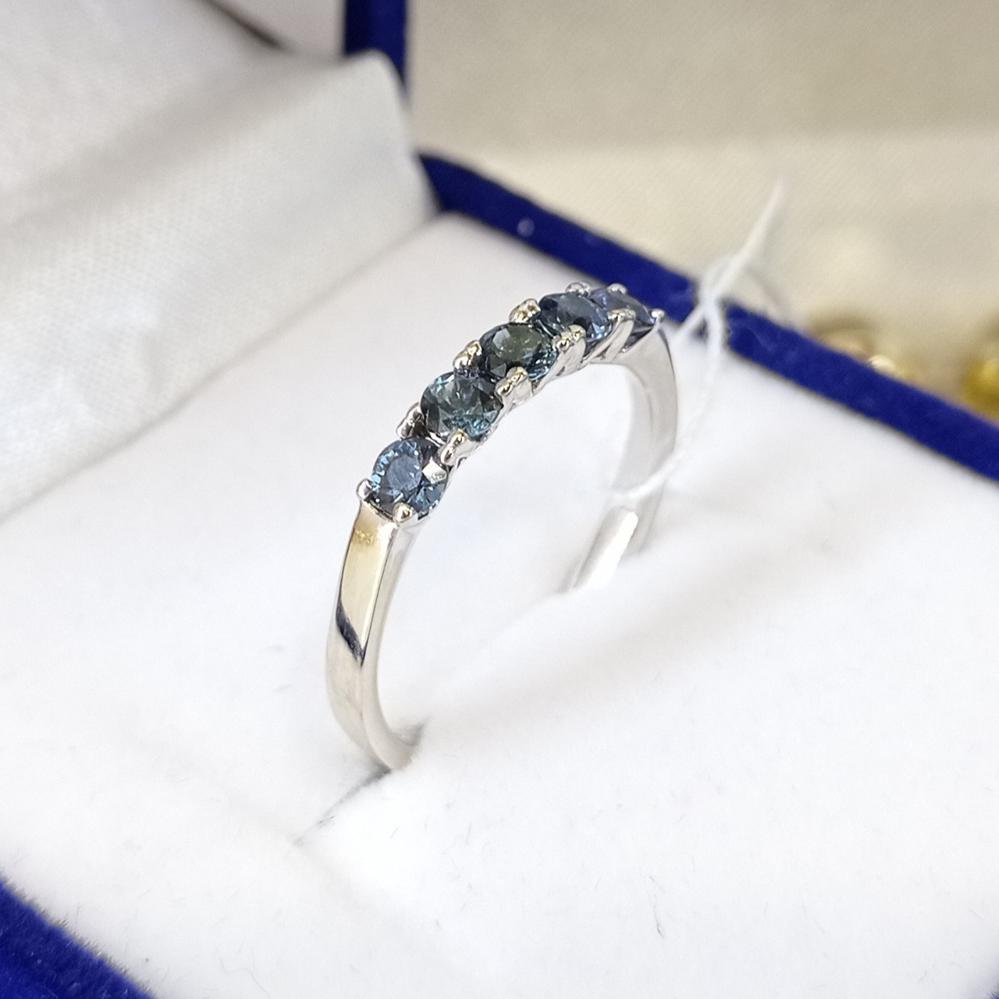 Золота каблучка з сапфіром доріжка