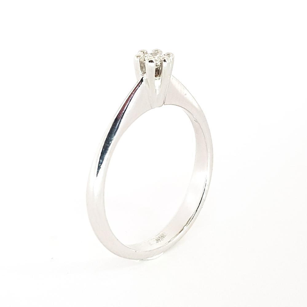 Золота каблучка з діамантом помолвочное