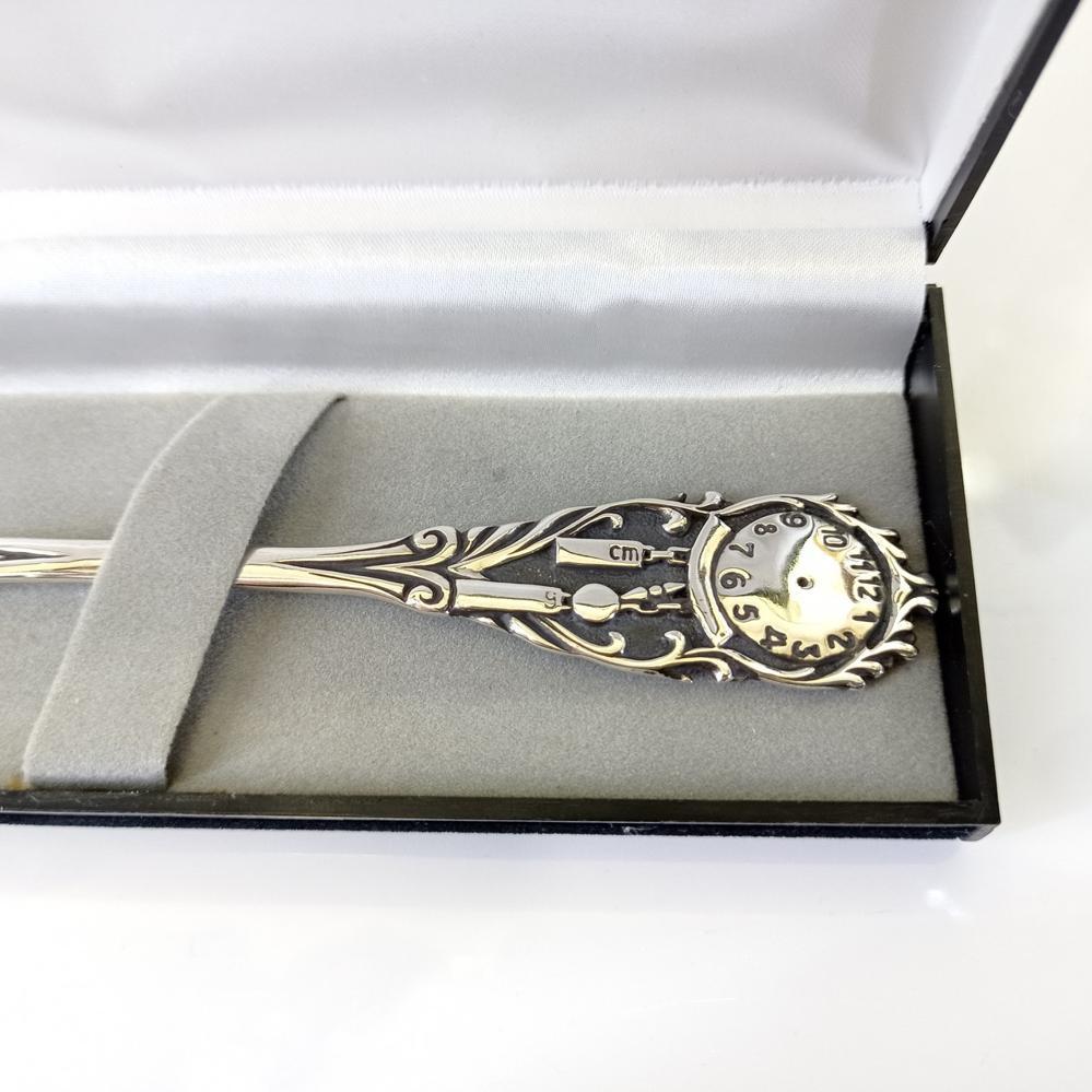 Дитяча срібна виделка Годинник