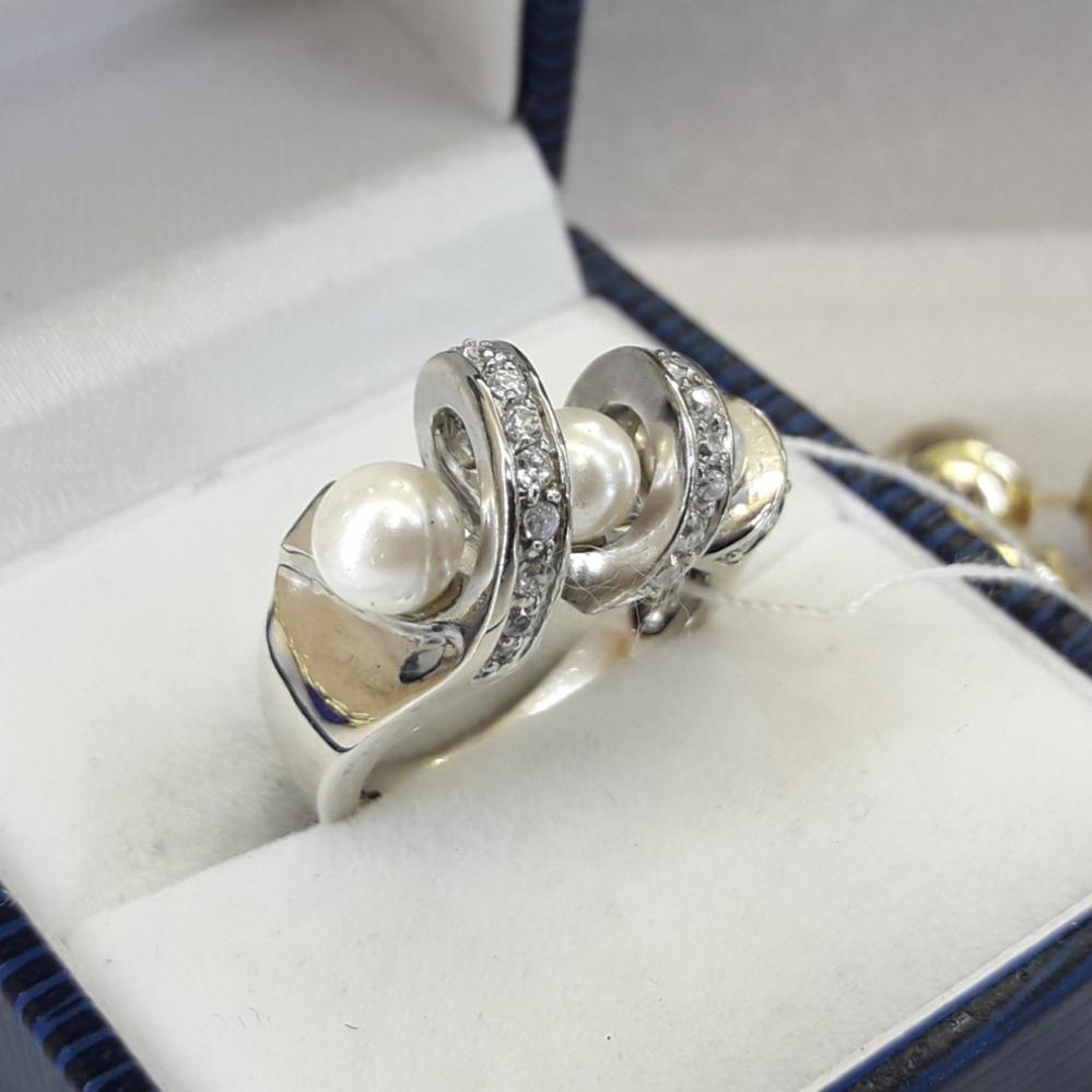 Срібне кільце з перлами