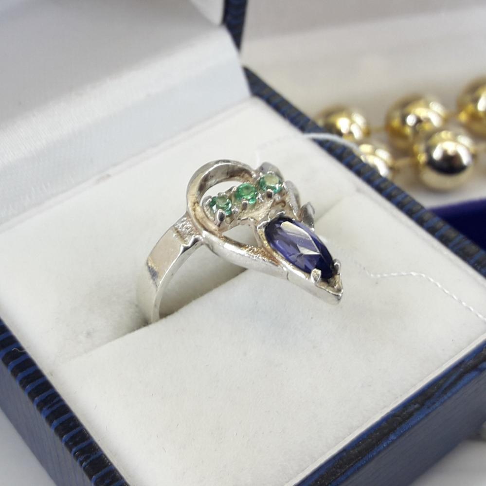 Срібне кільце з бузковим і зеленим каменем