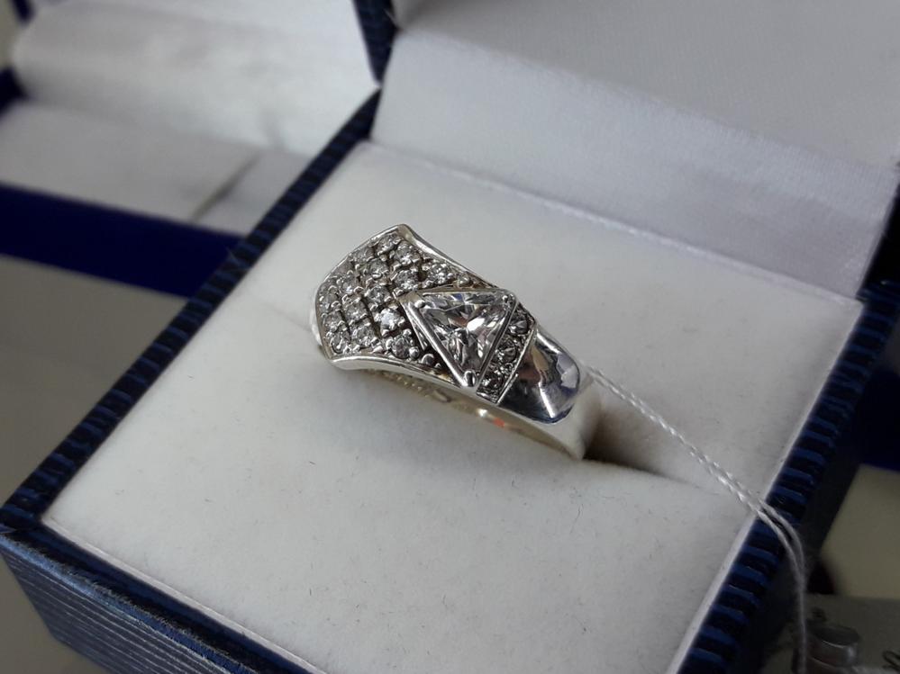 Срібне кільце з фіанітами 925 проби