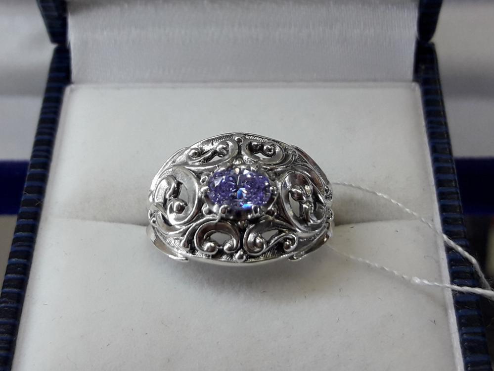 Срібне кільце з кубічним цирконієм (фіанітами)