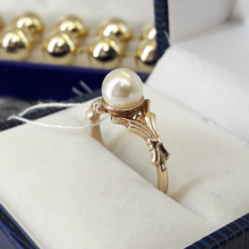 Класичне срібне кільце з перлами в позолоті