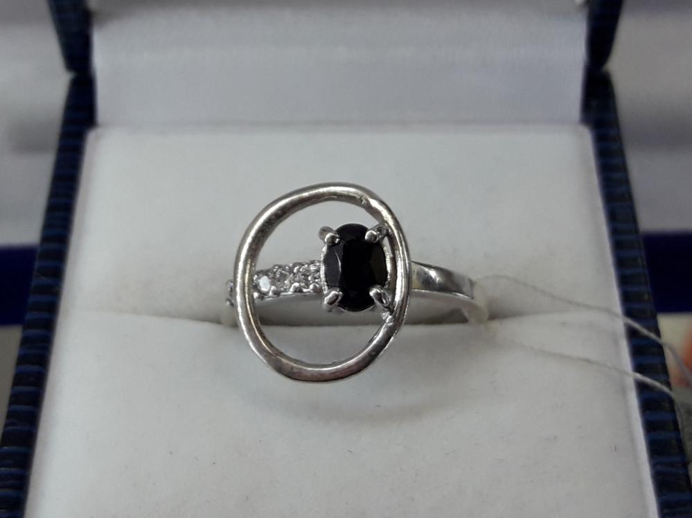 Срібне кільце з фіанітом
