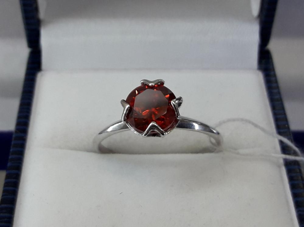 Срібне кільце з кубічним цирконієм